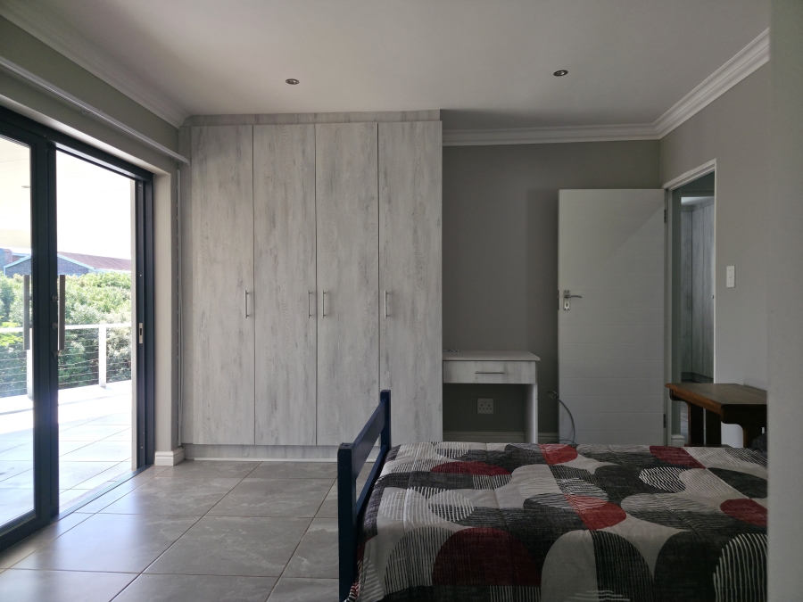 5 Bedroom Property for Sale in Noorsekloof Eastern Cape